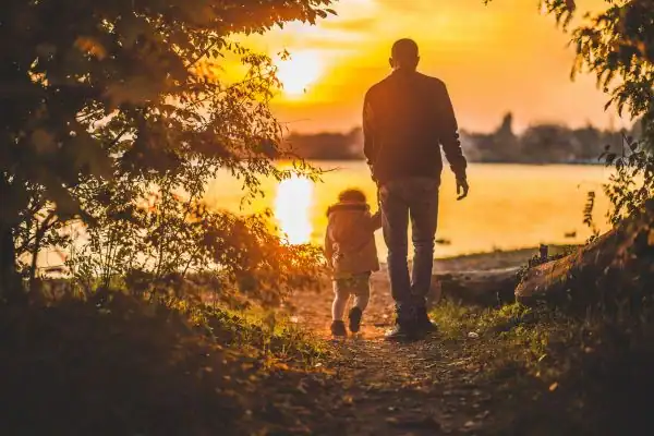 image of dad and child - parental alienation Hartlepool